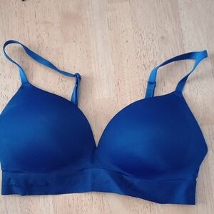 Pink VICTORIAS SECRET Blue Women's WEAR EVERYWHERE WIRELESS PUSHUP 34D